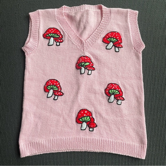Toadstool Mushroom Sweater Vest Pink/Multicolor Size Extra Small - Picture 1 of 4